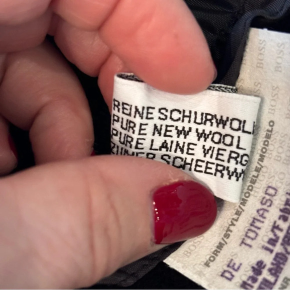 Hugo Boss Men’s De Tomaso 100% Virgin Wool Coat in Black, size 42L - Picture 4 of 16